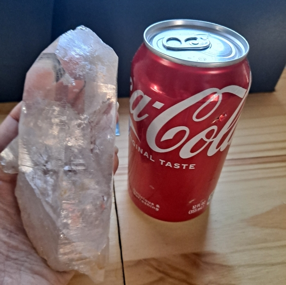 Beautiful Clear Quartz Crystal Point - Picture 6 of 9